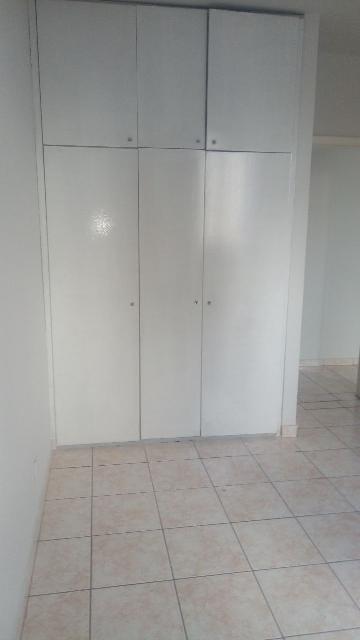 Alugar Apartamentos / Apartamento em Ribeirão Preto R$ 900,00 - Foto 4