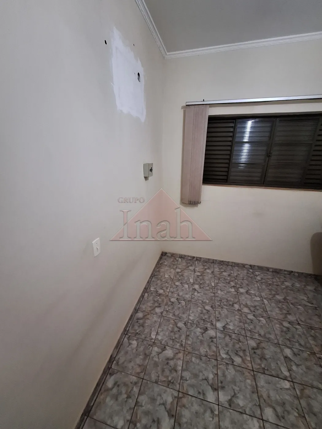 Alugar Casas / CASA RESIDENCIAL em Ribeirão Preto R$ 1.100,00 - Foto 1