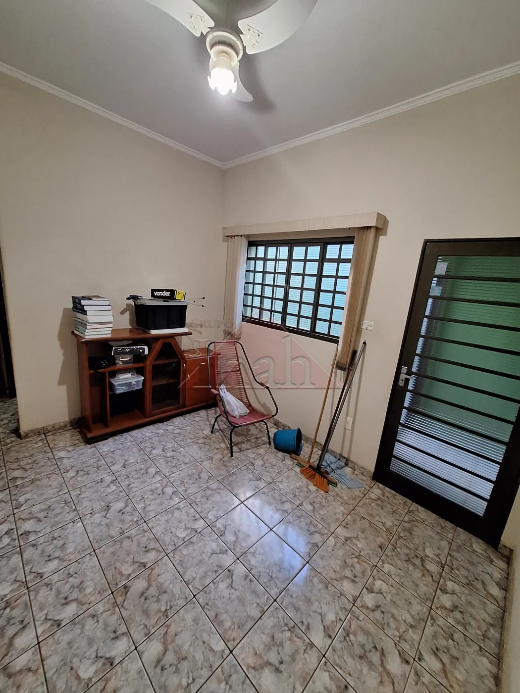 Alugar Casas / CASA RESIDENCIAL em Ribeirão Preto R$ 1.100,00 - Foto 3