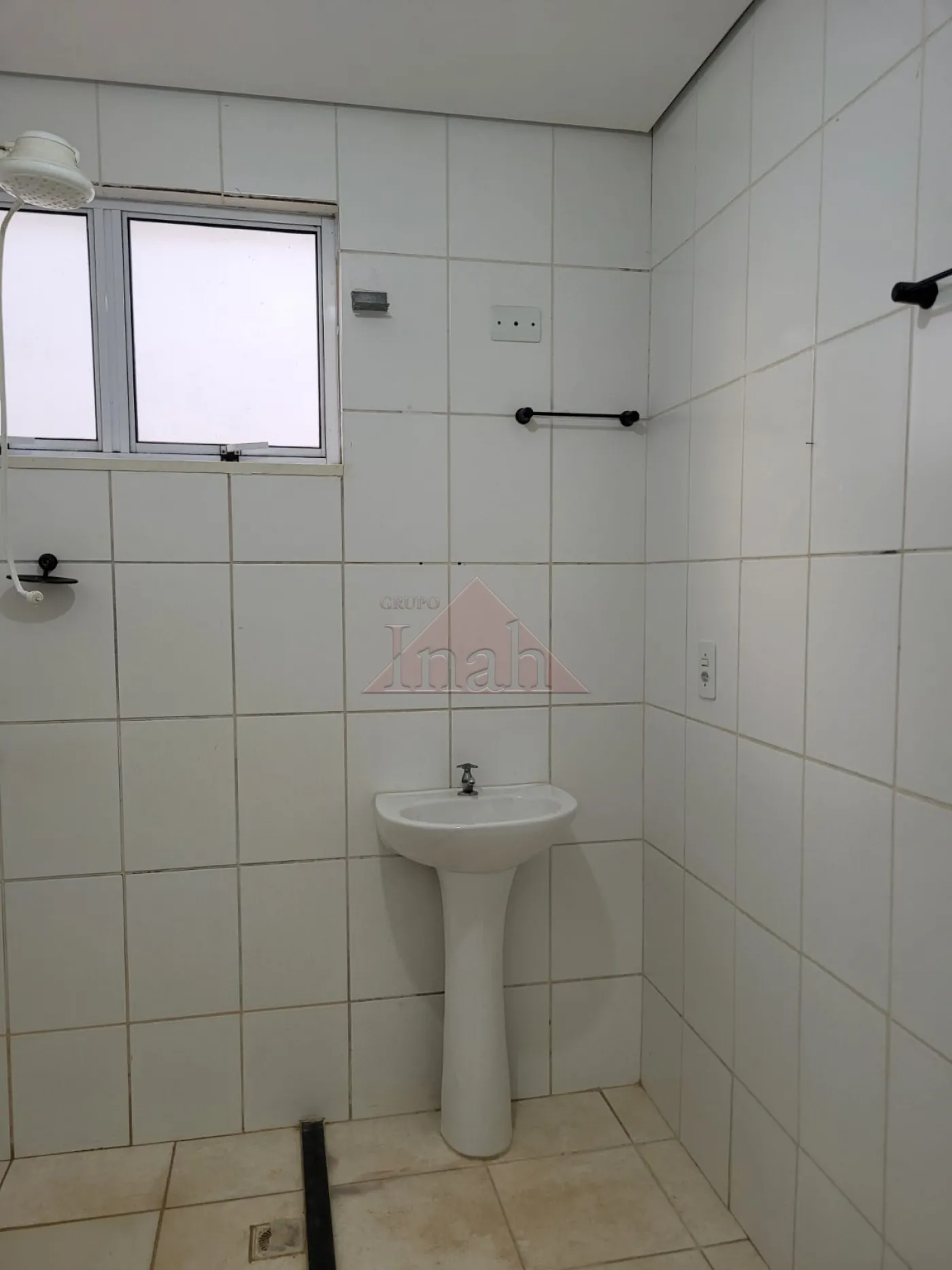 Alugar Apartamentos / Apartamento em Ribeirão Preto R$ 800,00 - Foto 2