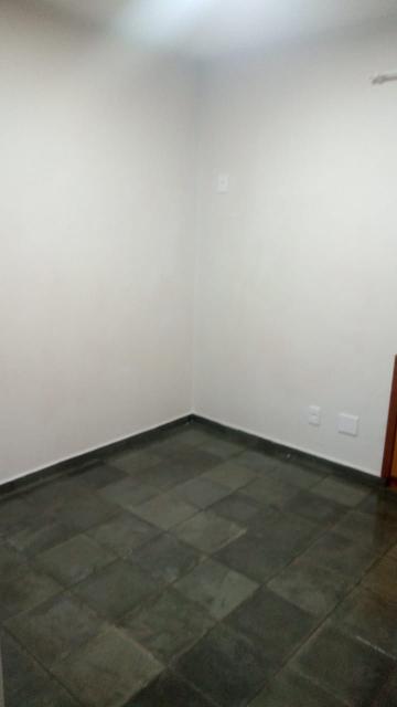 Alugar Apartamentos / Apartamento em Ribeirão Preto R$ 800,00 - Foto 8