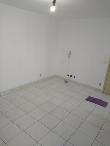 Alugar Apartamentos / Apartamento em Ribeirão Preto R$ 550,00 - Foto 7