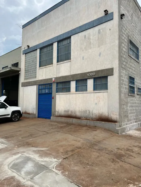 Alugar Comerciais / GALPÃO em Ribeirão Preto R$ 6.400,00 - Foto 1